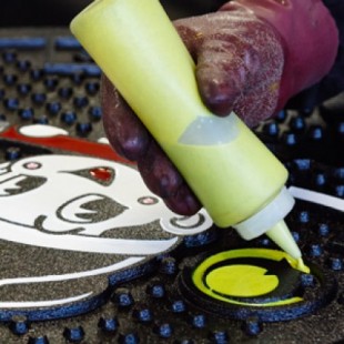 Así se fabrican las tapas de alcantarilla de diseño de Japón (Fotos + Vídeo)