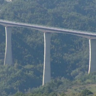Cierran el viaducto más alto de Italia por razones de seguridad