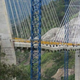 Iban a inaugurar el mejor puente de Sudamérica, pero misteriosamente se achicó como un acordeón