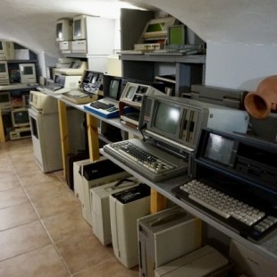 Más de 300 joyas de la informática en un rincón de Cáceres: así es el Museo de Historia de la Computación
