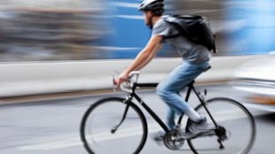Trafico: La DGT avisa a los ciclistas: "Ya toca hablar de obligaciones"