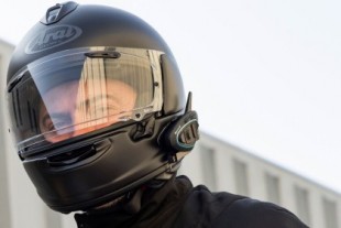 Una sentencia en Madrid abre las puertas a la utilización en los cascos de moto de intercomunicadores bluetooth