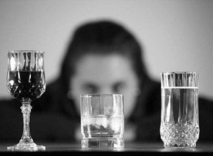 Revelan el mecanismo cerebral que determina el consumo compulsivo de alcohol