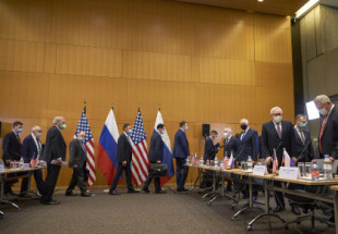 Washington no cede sobre Ucrania y Moscú amenaza con medidas "militares"