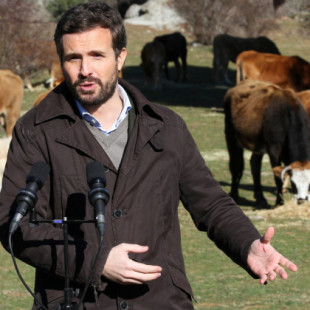 El PP lanza la campaña 'Más ganadería, menos comunismo" contra el ministro Alberto Garzón