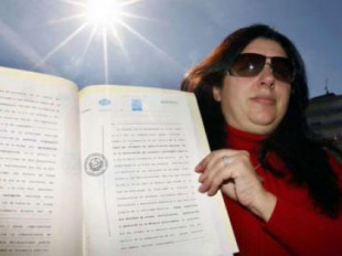 Una mujer española se declaró como dueña del sol y quiere cobrar impuestos por su uso