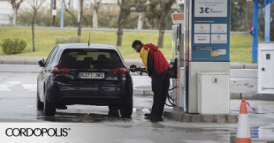 El precio histórico de la gasolina cambia los hábitos de quienes necesitan llenar el depósito para trabajar