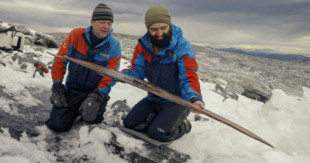 Encuentran en Noruega un esquí de hace 1.300 años