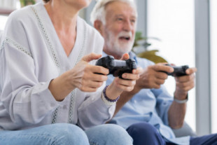 Del Neuroracer al Súper Mario 64: la ciencia del videojuego al servicio de la salud mental de los mayores