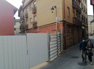 León deja que la parroquia de la Plaza del Grano corte durante dos años y medio una calle sin que conste autorización