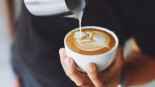 Un hombre llama a la policía tras pagar dos euros por un café y la cafetería es sancionada con 1.000 euros