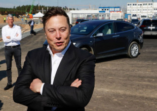 Elon Musk admite el teletrabajo... si antes se trabaja 40 horas a la semana en la oficina