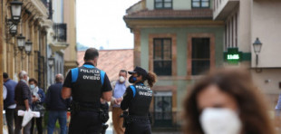 El padre de la joven estudiante de Medicina que viajaba en el coche disparado en Oviedo: «Ha sido un intento de asesinato y se demostrará»