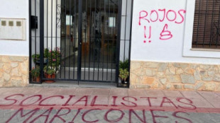 Atacan al Ayuntamiento de Titaguas (Valencia) con una pintada de "socialistas maricones"