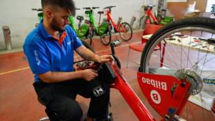 El vandalismo destroza 35 bicicletas de alquiler municipal al día en Bilbao