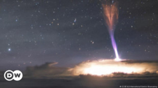 Misterioso gigantesco rayo ascendente que llegó al borde del espacio desconcierta a los científicos