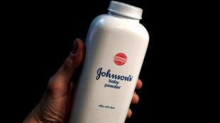 Johnson &amp; Johnson suspende la venta de sus polvos de talco en todo el mundo