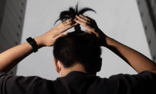 Estudiante que se negó a cortarse el cabello pierde batalla legal en Hong Kong