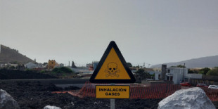 Negacionistas de los gases del volcán se intoxican en Puerto Naos