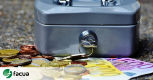 Calviño pretende que los usuarios deban pagar 250 euros cuando reclamen irregularidades de la banca