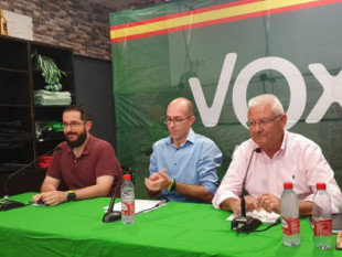 Las bases de Vox Alicante se sublevan contra la cúpula al grito de «¡Esto es comunismo!»