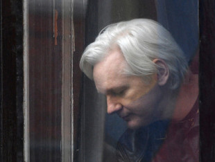 Grandes medios se alinean y piden a EEUU poner fin a la persecución de Julian Assange
