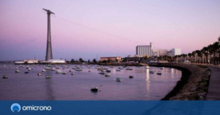 Por qué Cádiz tiene dos torres eléctricas únicas en España: así han sustituido sus 15.000 metros de cable